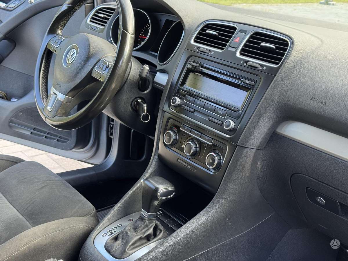 Volkswagen Golf - 12