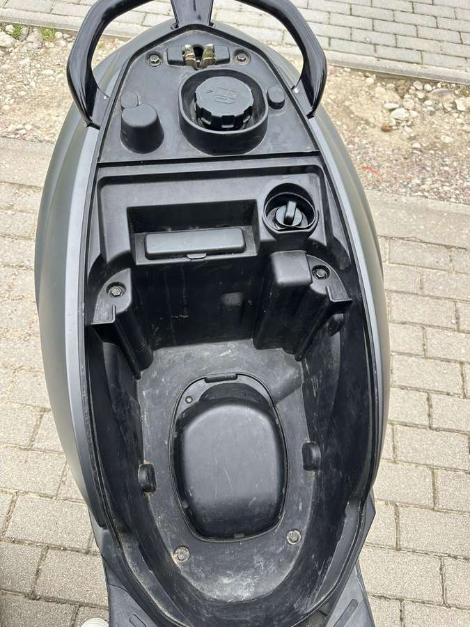 Peugeot Kisbee 49cc, scooters / mopeds