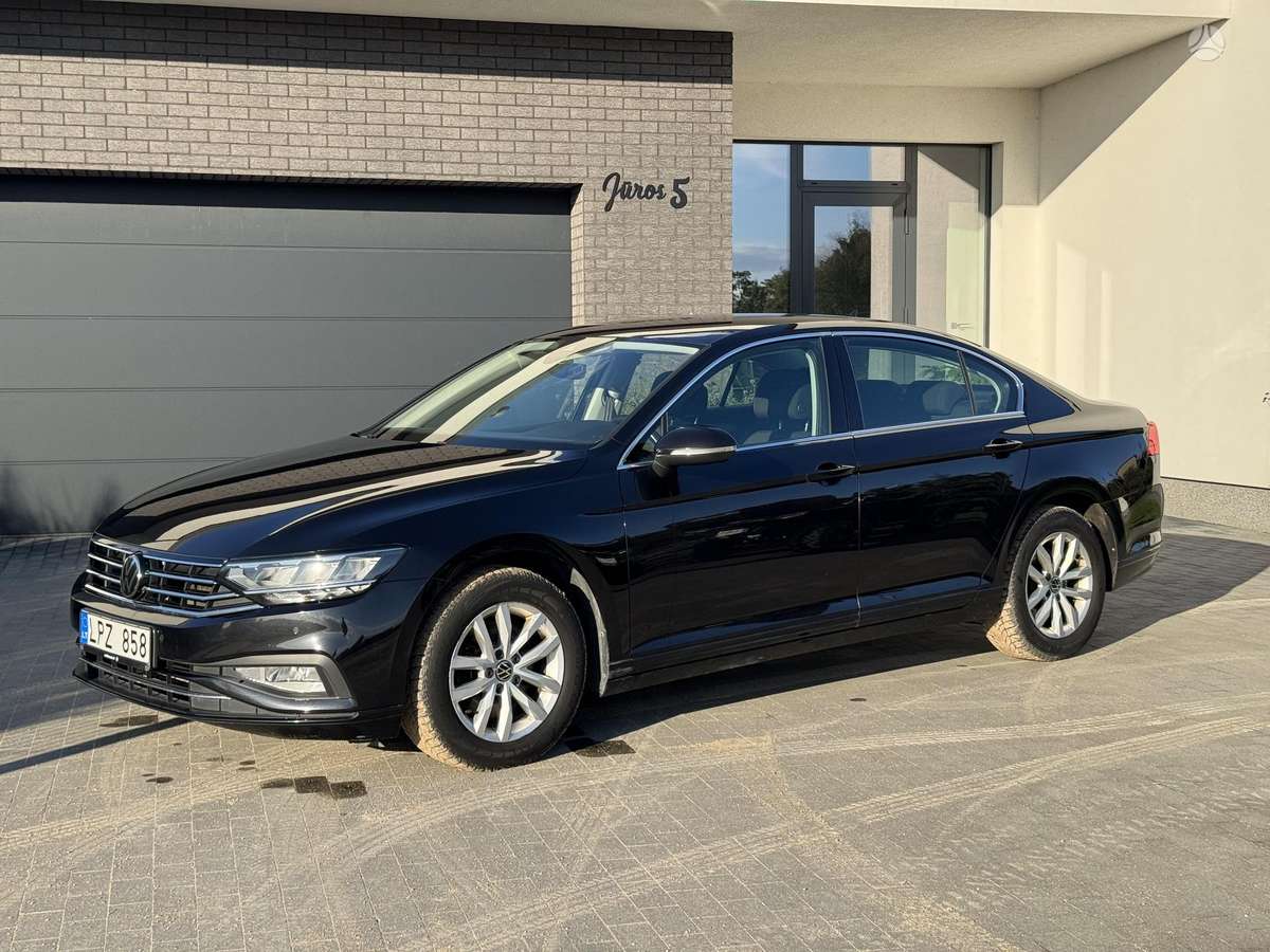 Volkswagen Passat - 1