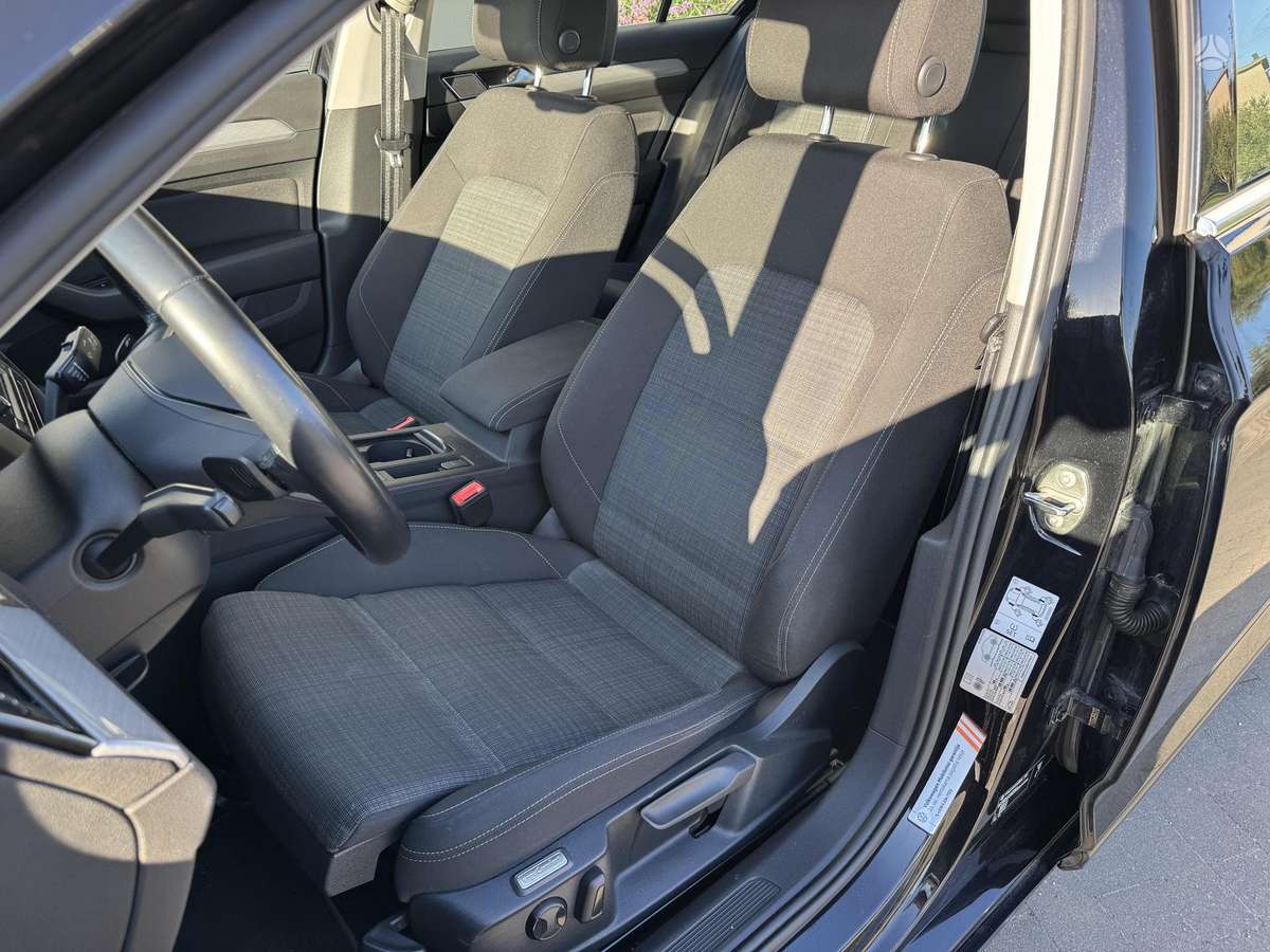Volkswagen Passat - 8