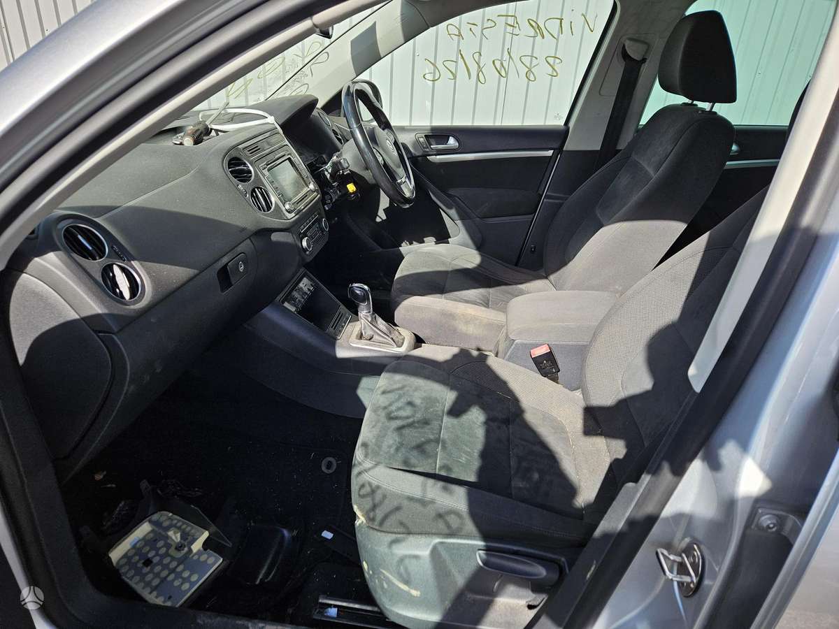 Volkswagen Tiguan - 8