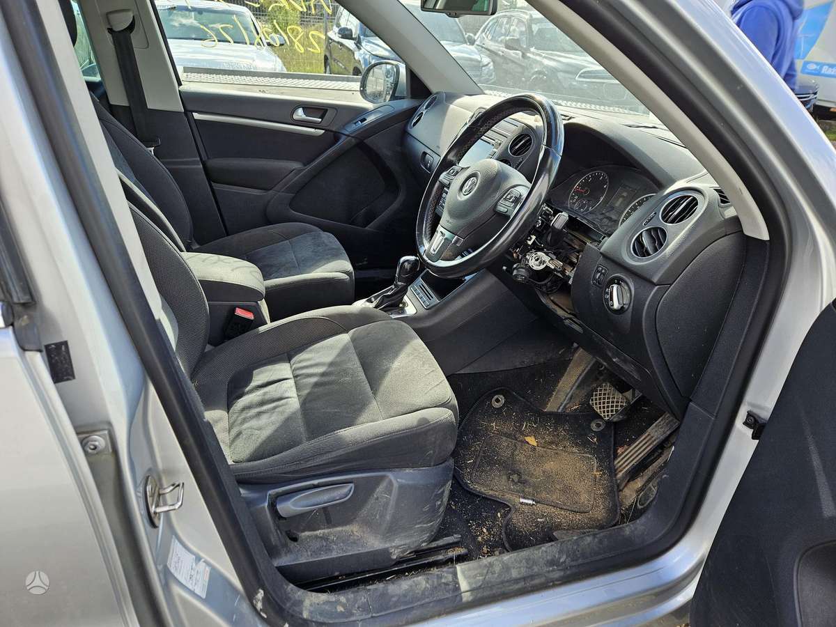 Volkswagen Tiguan - 9