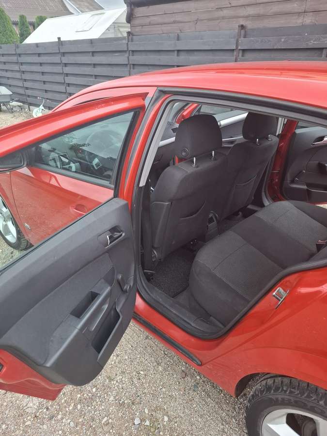 Opel Astra, 1.8 l., Хэтчбек
