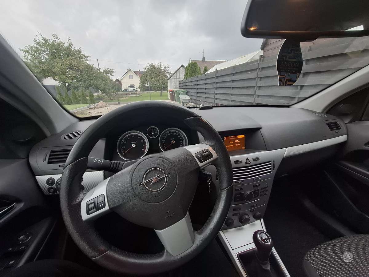 Opel Astra, 1.8 l., Хэтчбек