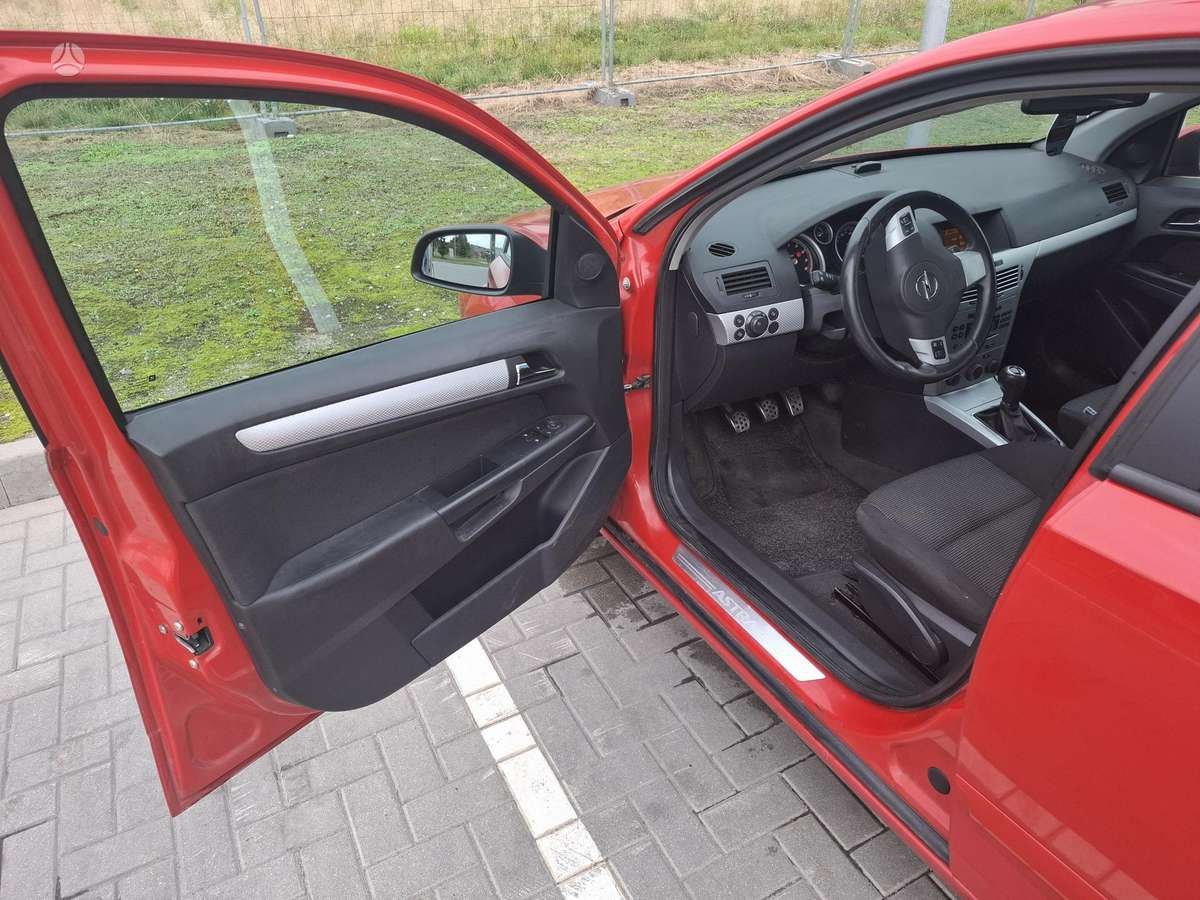 Opel Astra, 1.8 l., Хэтчбек