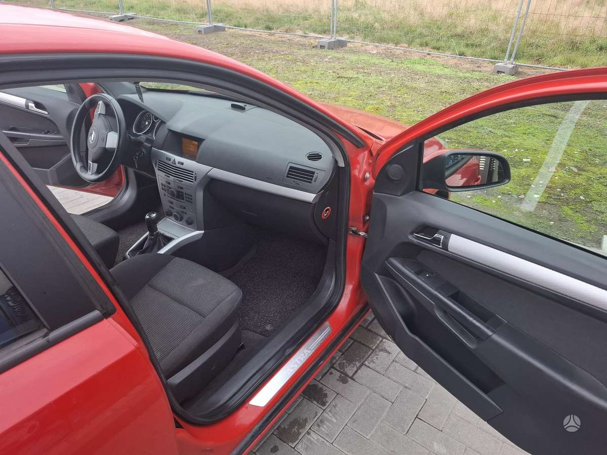 Opel Astra, 1.8 l., Хэтчбек