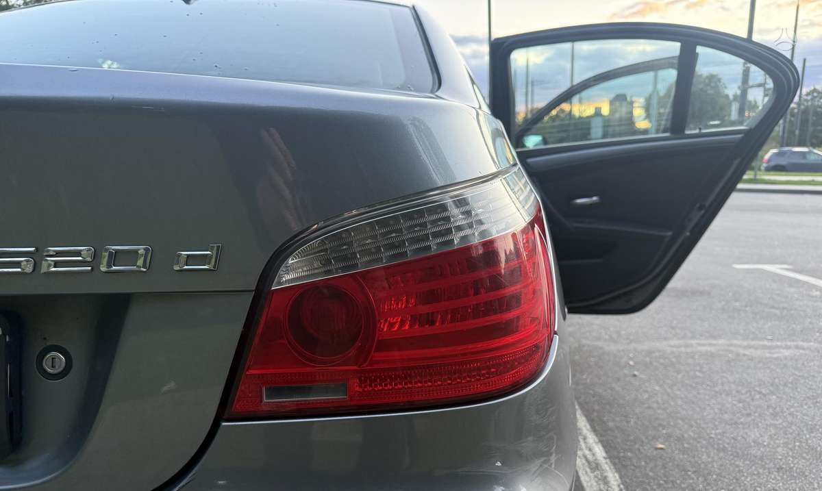 BMW 520, 2.0 l., Седан