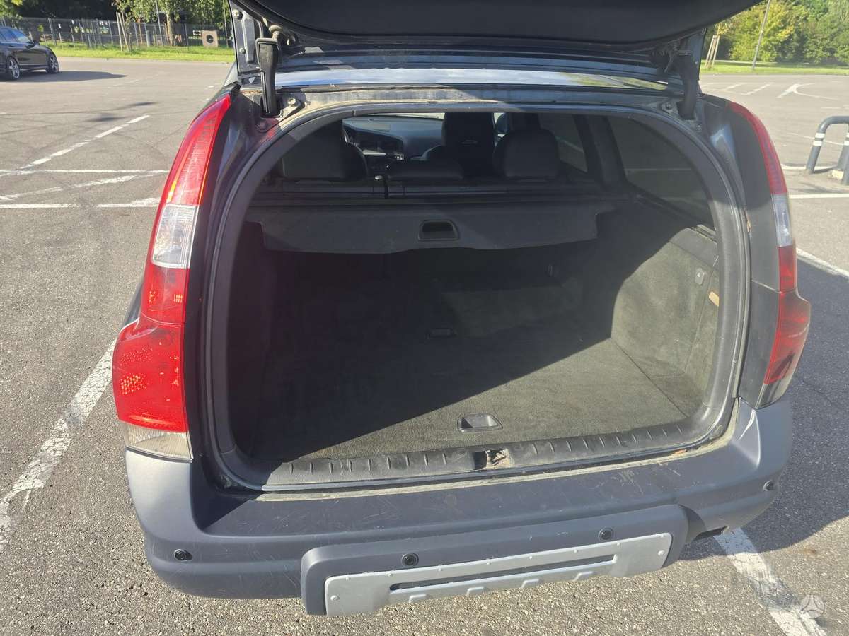 Volvo XC70 - 2