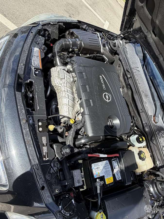 Opel Insignia, 2.0 l., Седан