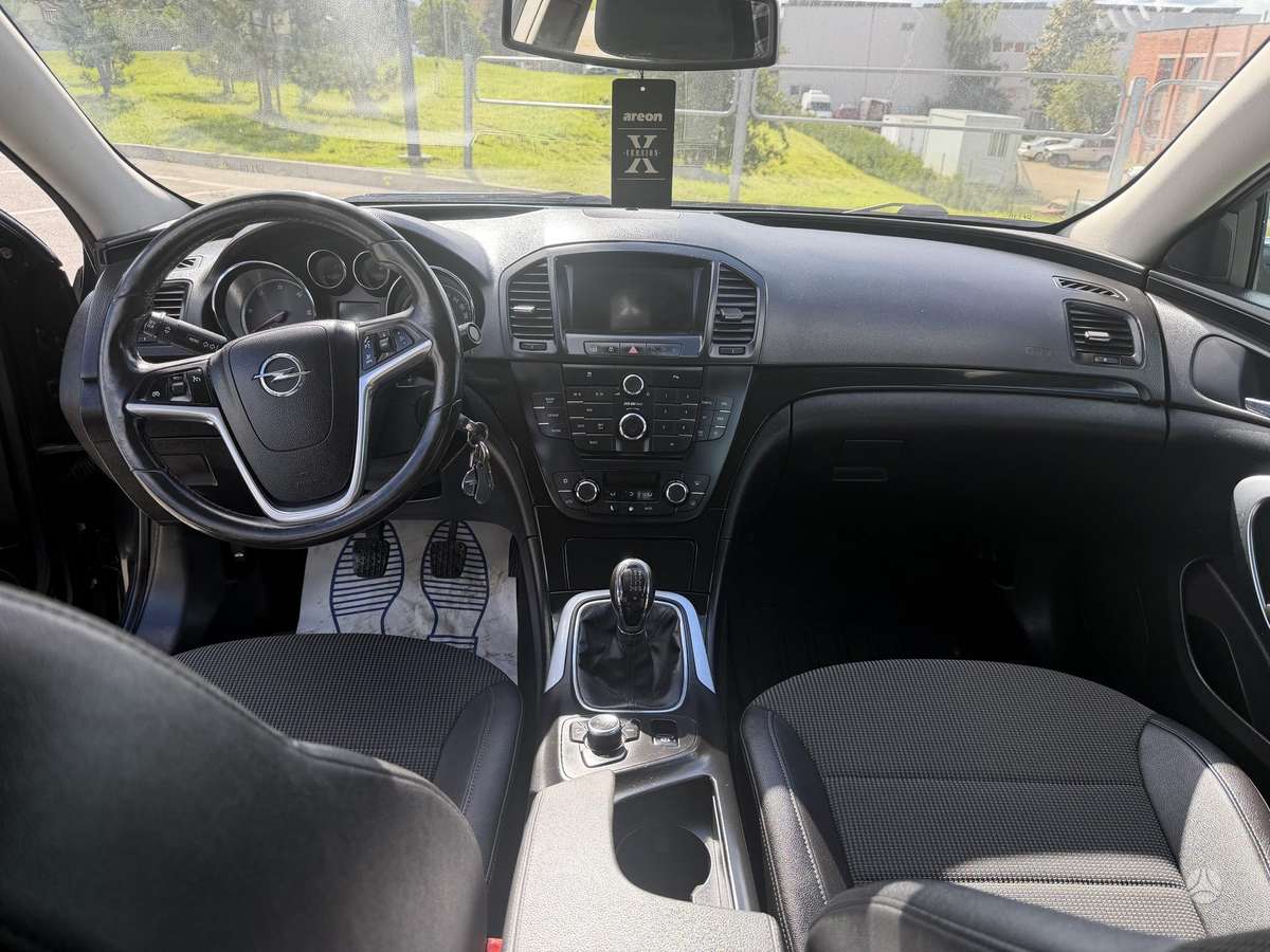 Opel Insignia, 2.0 l., Седан