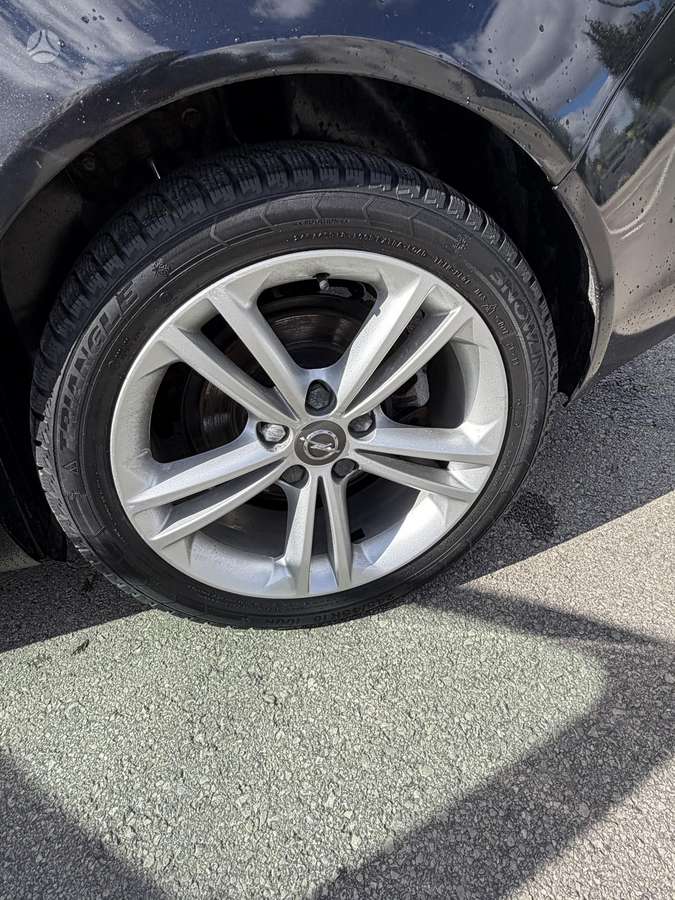 Opel Insignia, 2.0 l., Седан