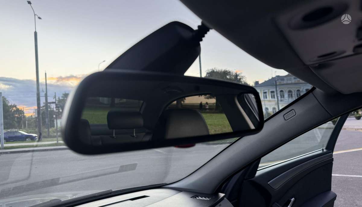 BMW 520, 2.0 l., Седан