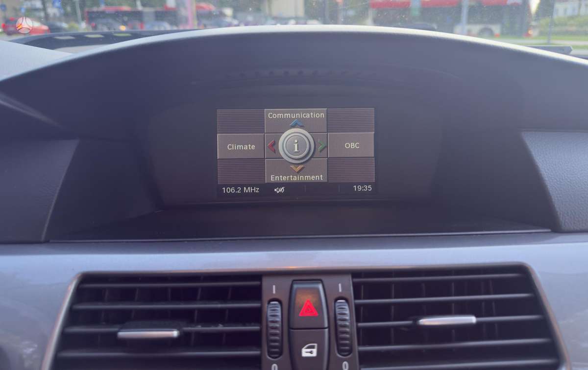 BMW 520, 2.0 l., Седан