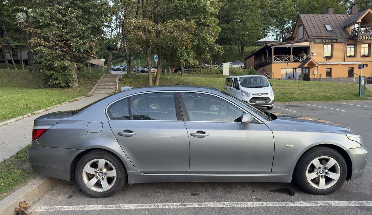BMW 520, 2.0 l., Седан