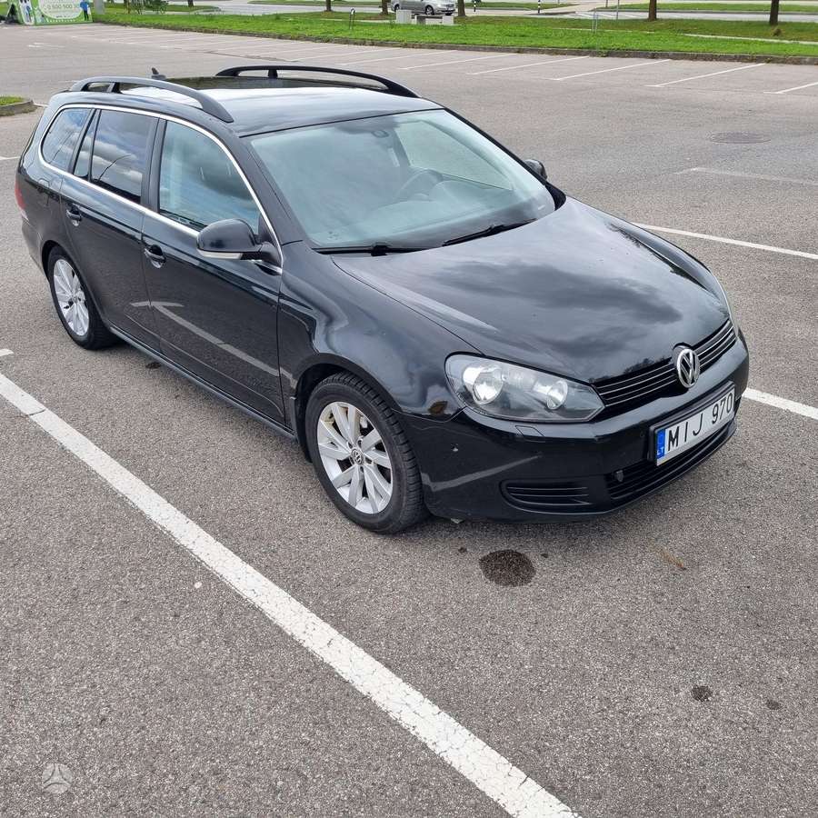 Volkswagen Golf - 1