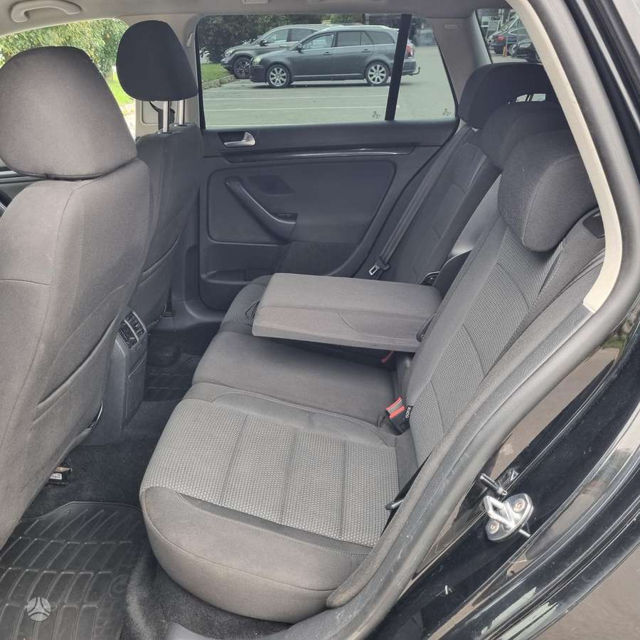 Volkswagen Golf - 9