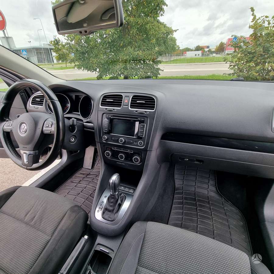 Volkswagen Golf - 11