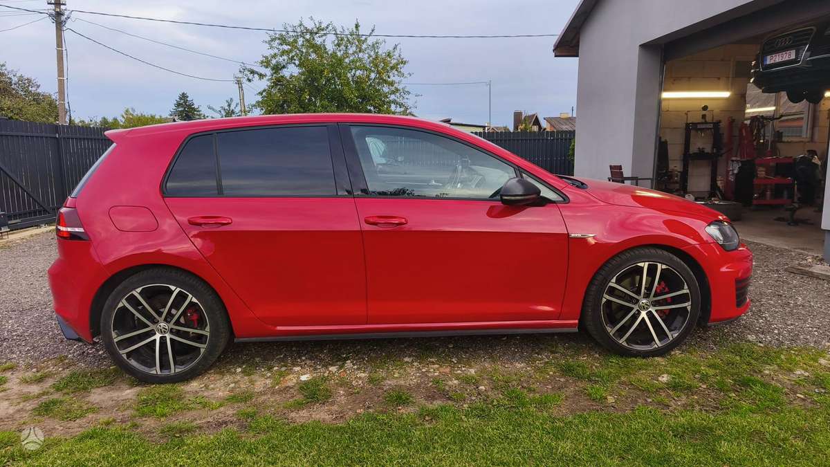 Volkswagen Golf - 4