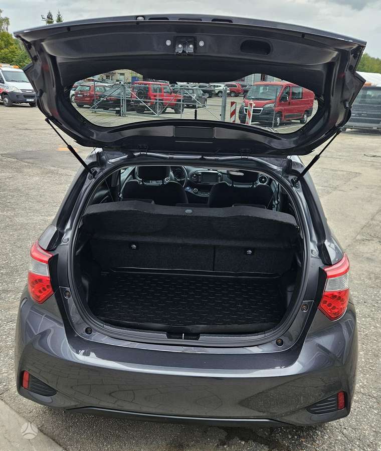 Toyota Yaris - 8