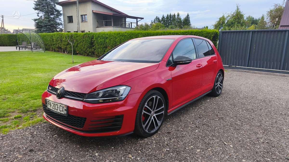 Volkswagen Golf - 5