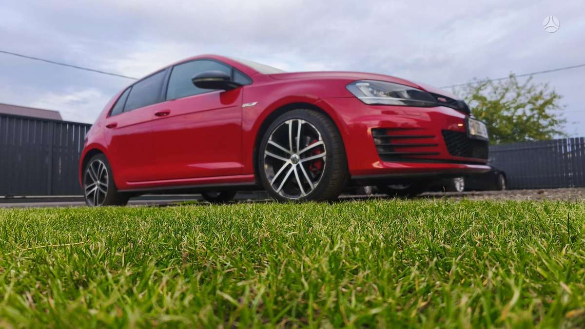 Volkswagen Golf - 7