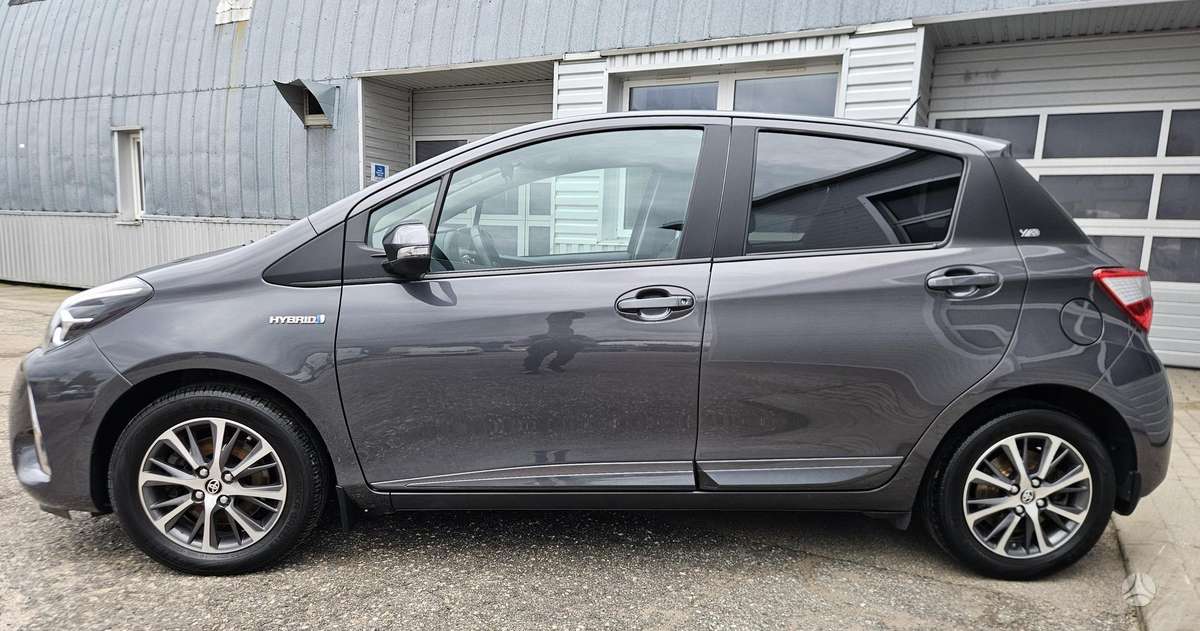 Toyota Yaris - 10
