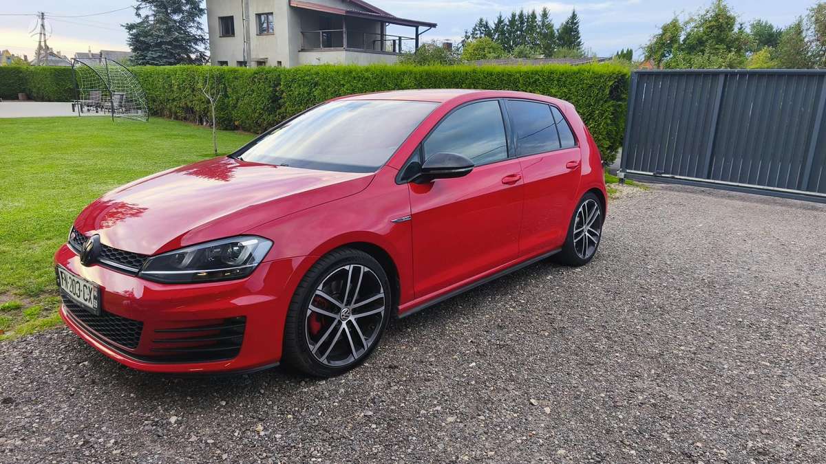 Volkswagen Golf - 6