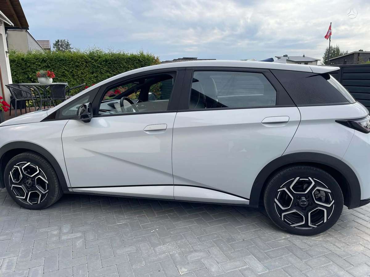 BYD Dolphin, 60 kWh, hatchback