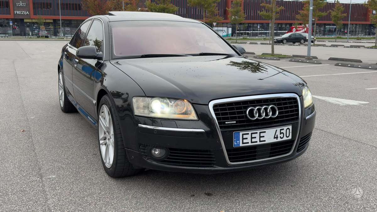 Audi A8, 4.2 l., Седан