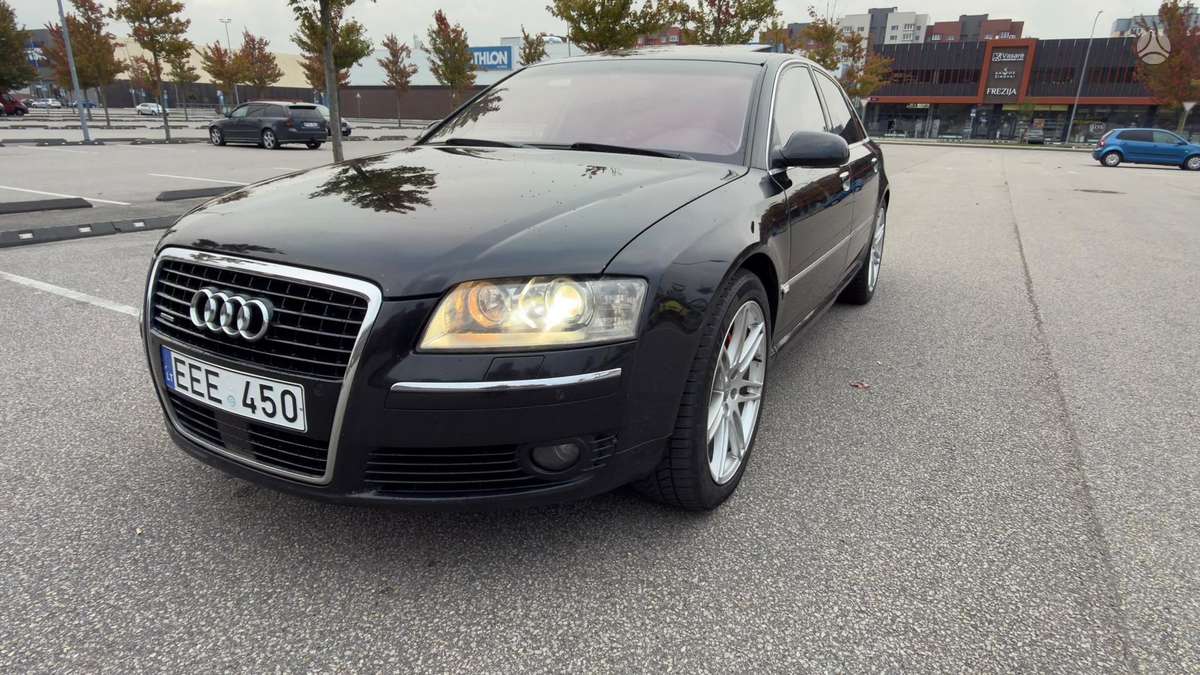Audi A8, 4.2 l., Седан