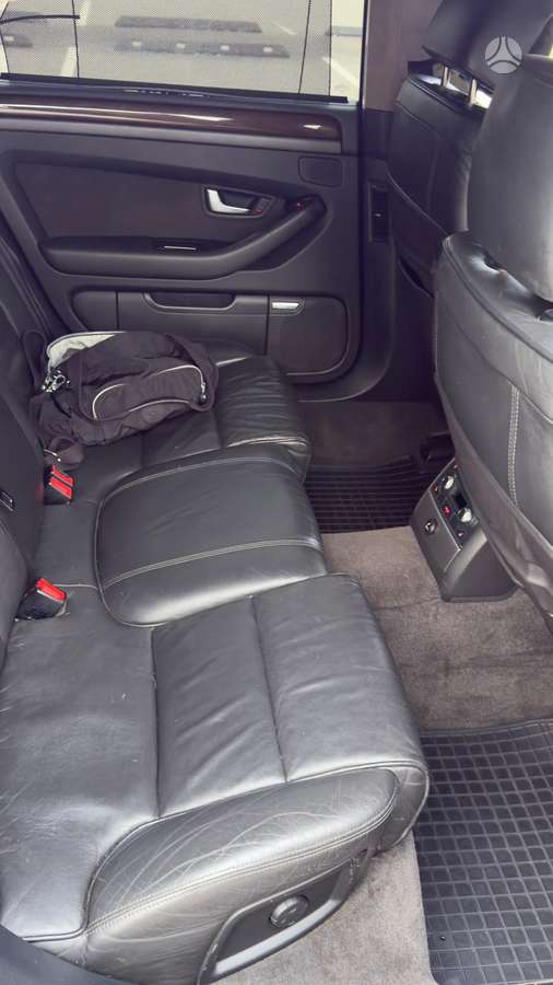 Audi A8, 4.2 l., sedanas