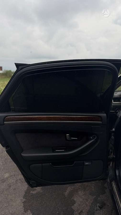 Audi A8, 4.2 l., Седан