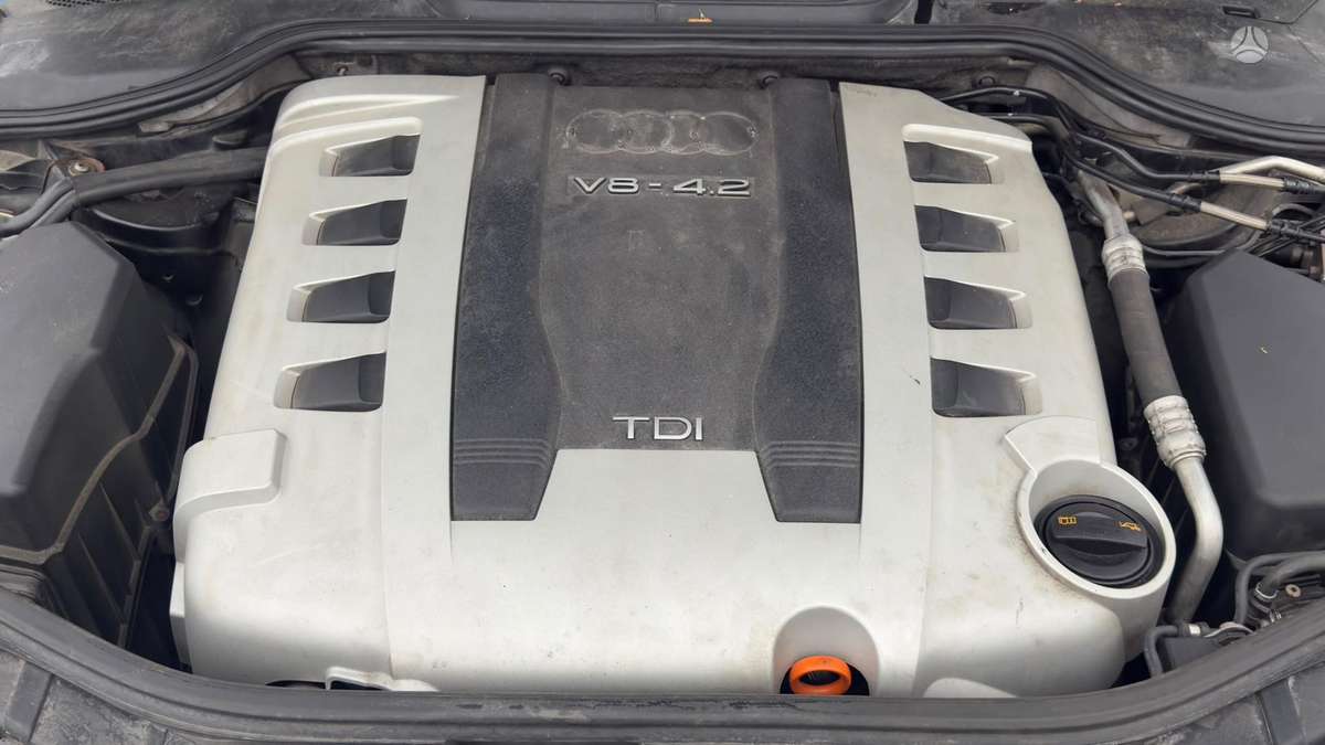 Audi A8, 4.2 l., Седан