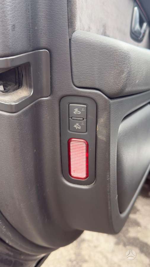 Audi A8, 4.2 l., sedanas