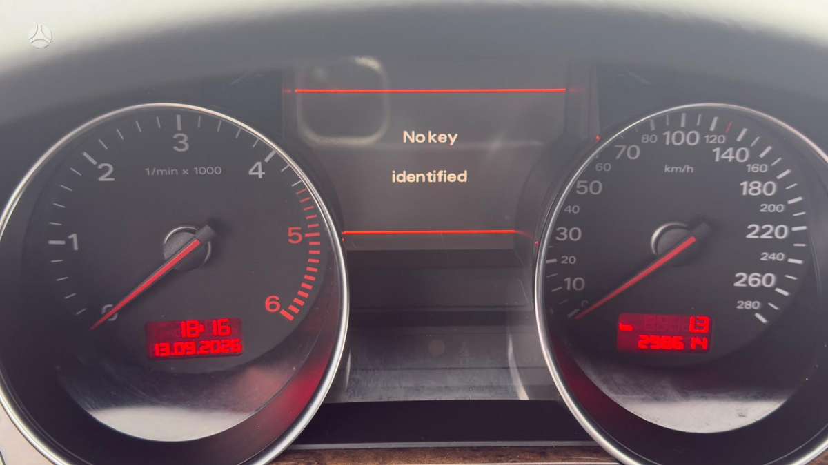 Audi A8, 4.2 l., Седан
