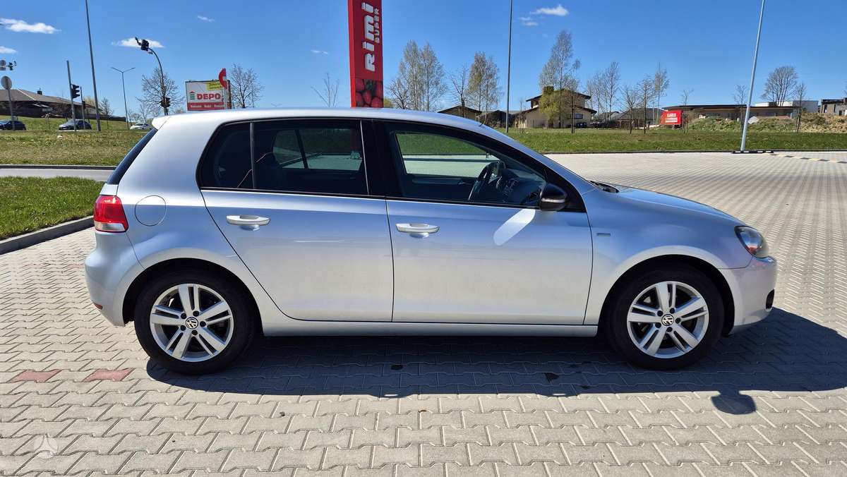 Volkswagen Golf - 5