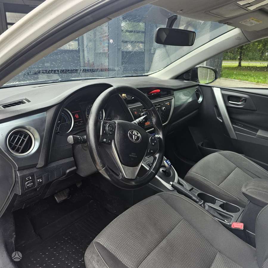 Toyota Auris - 5