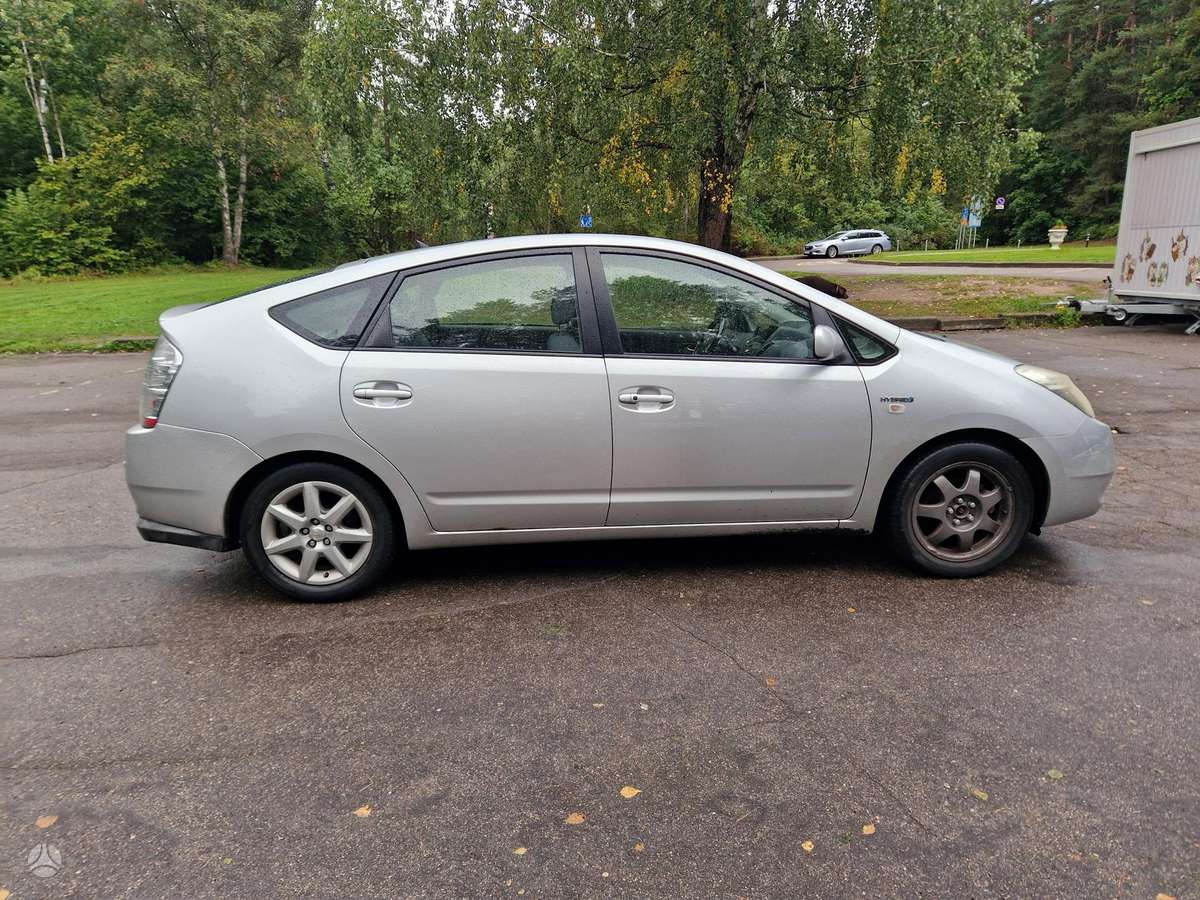 Toyota Prius - 2