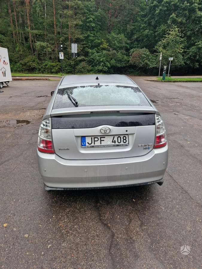 Toyota Prius - 3