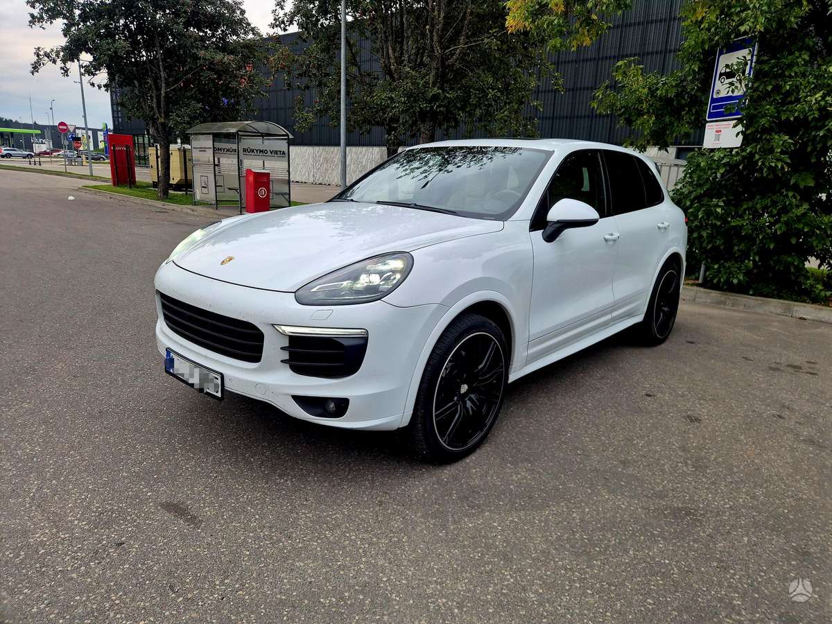 Porsche Cayenne - 1