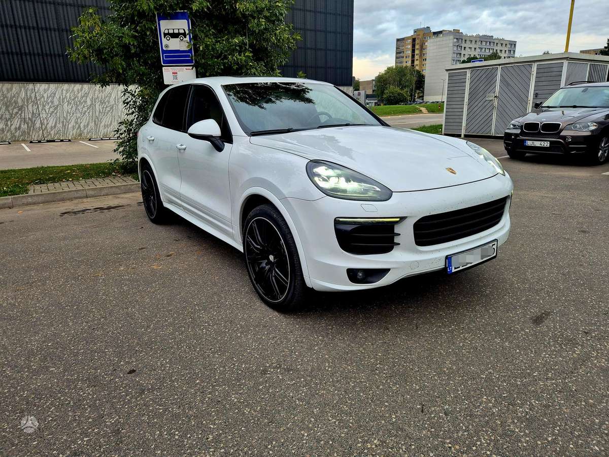 Porsche Cayenne - 3