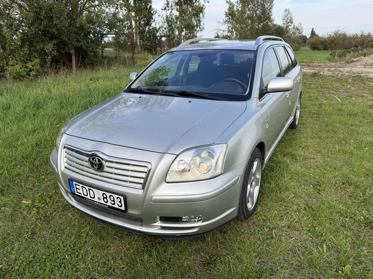 Toyota Avensis - 1