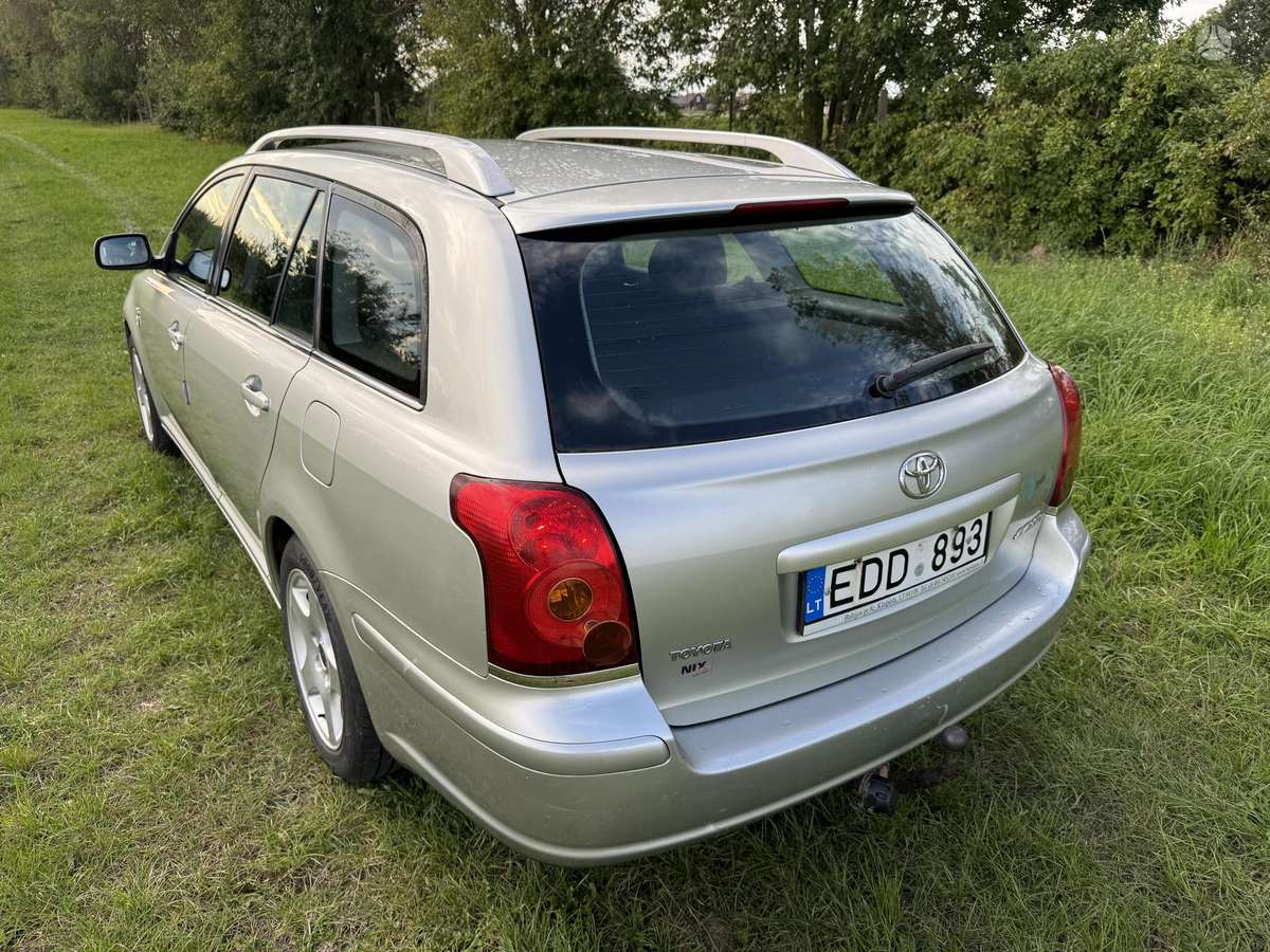 Toyota Avensis - 5