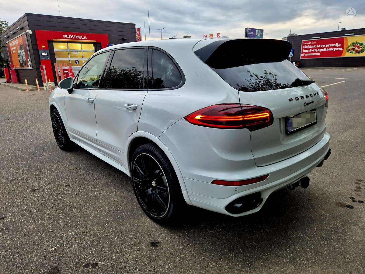 Porsche Cayenne - 7