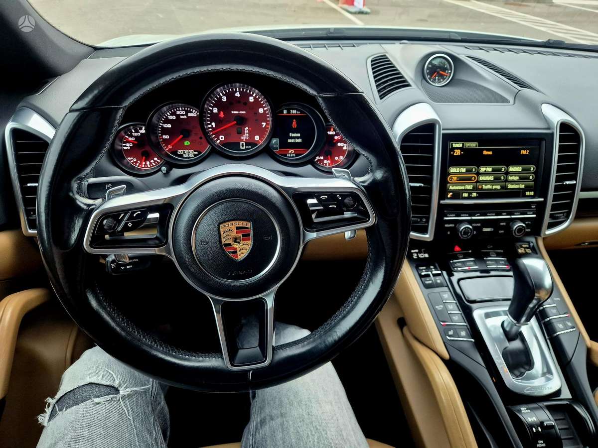 Porsche Cayenne - 10