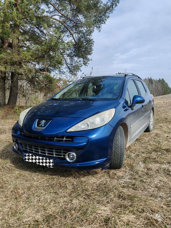 Peugeot 207 - 1