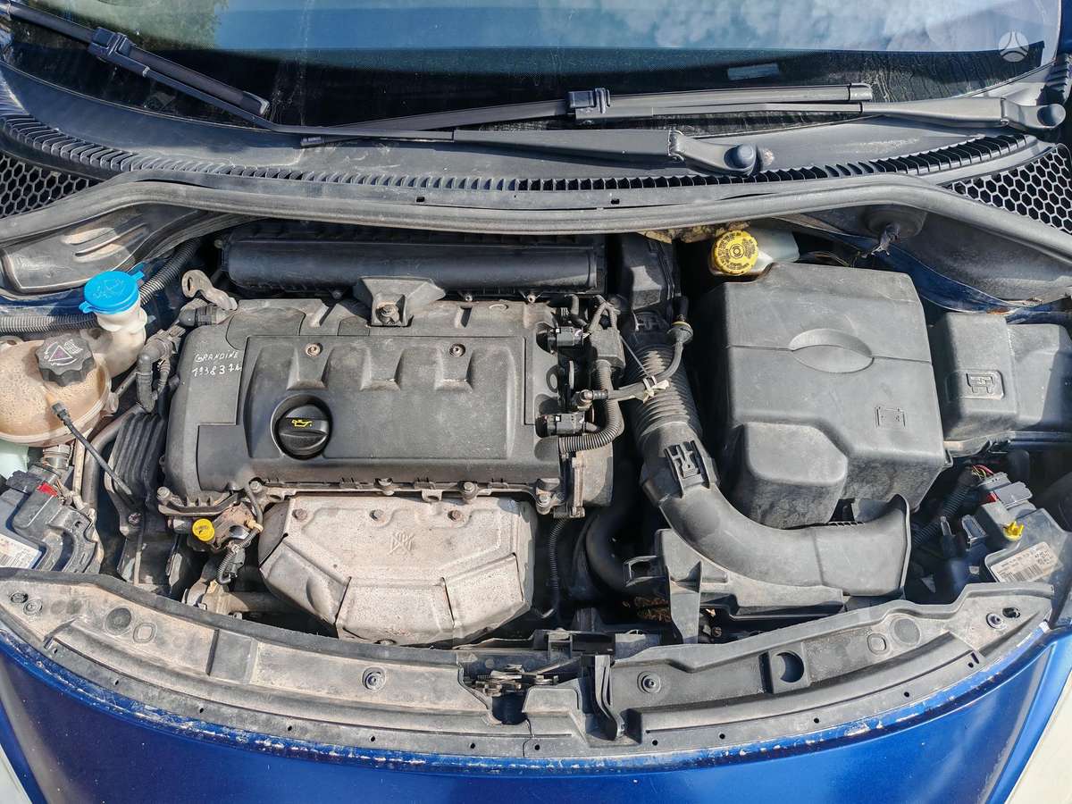 Peugeot 207 - 6