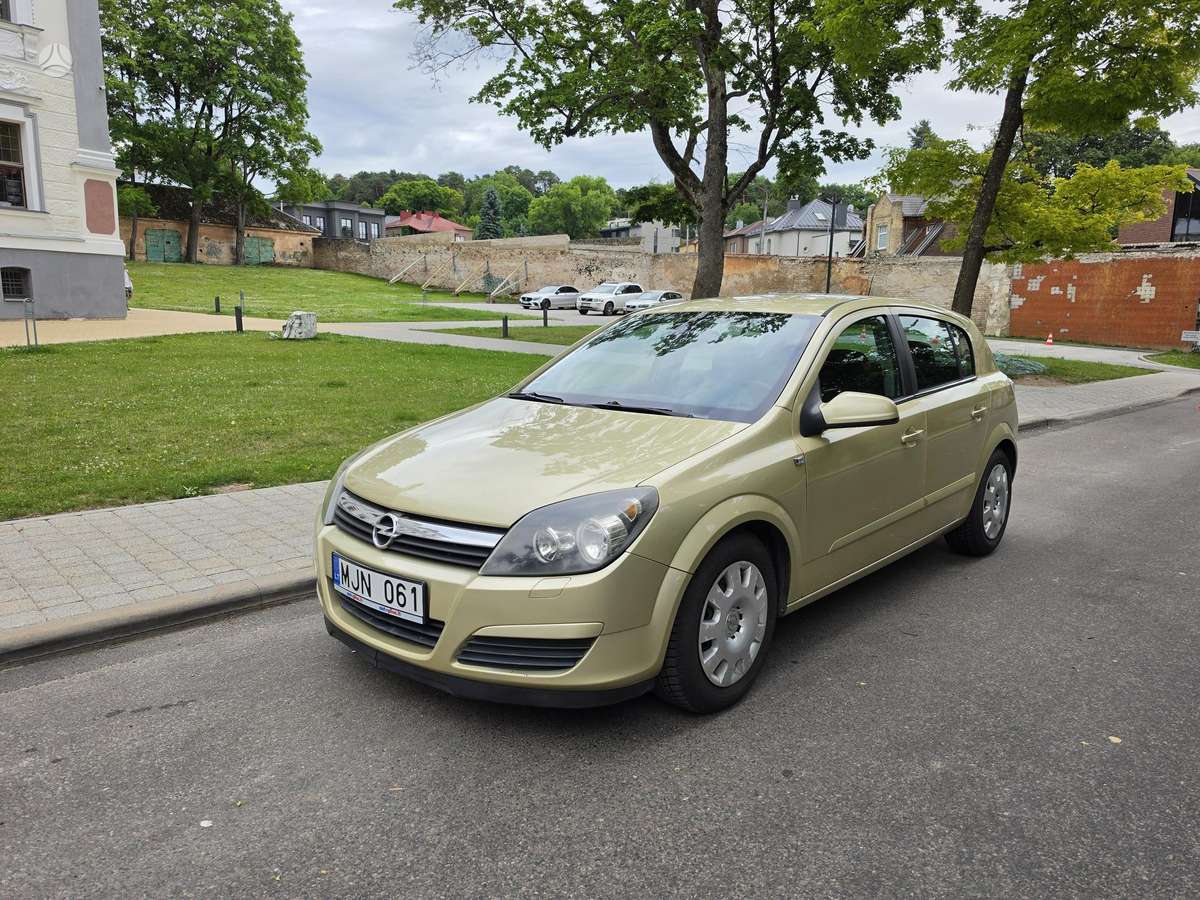 Opel Astra, 1.8 l., Хэтчбек