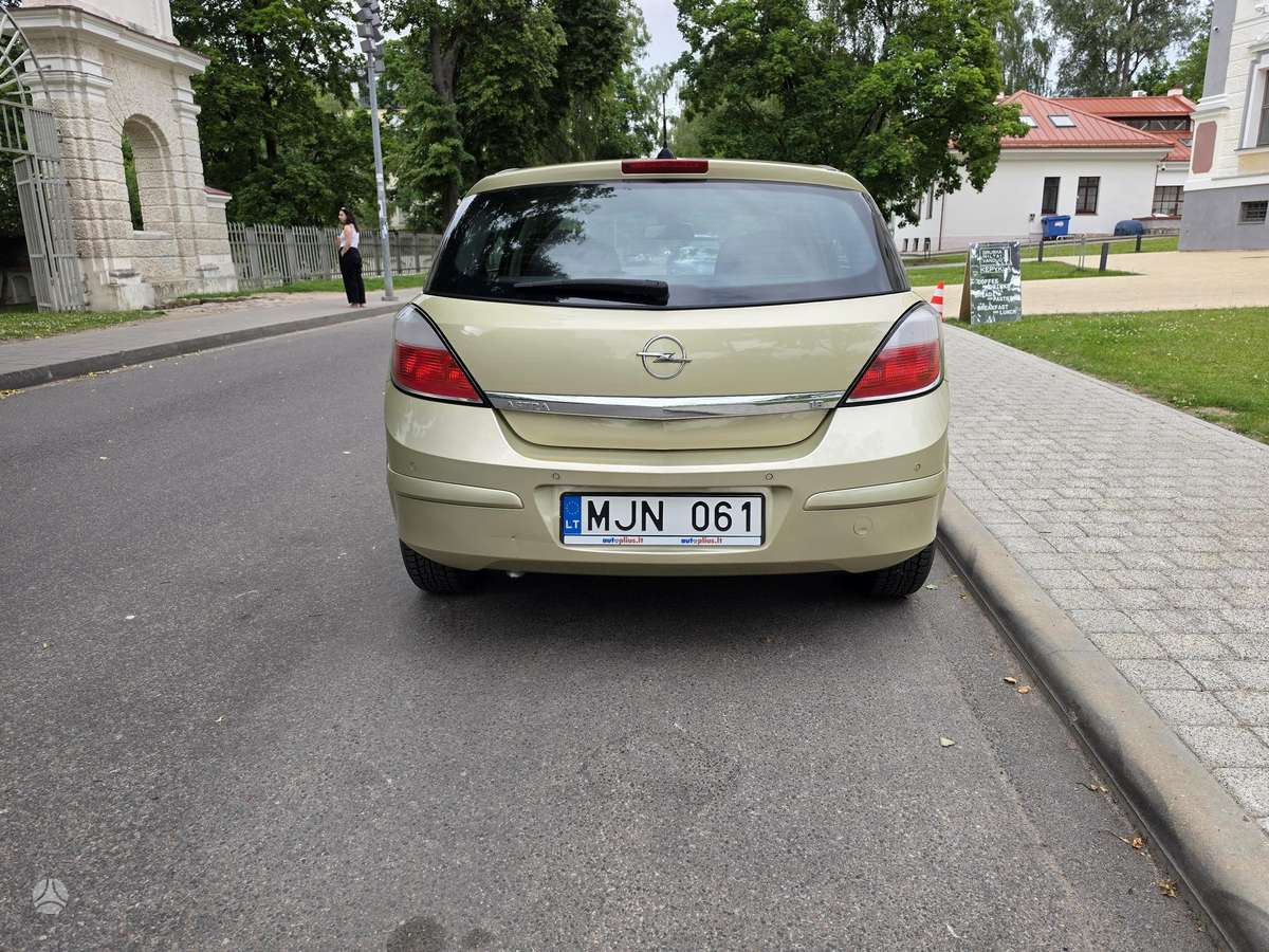 Opel Astra, 1.8 l., hatchback