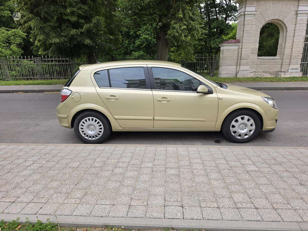 Opel Astra, 1.8 l., hatchback